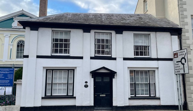 THE HAME, pet friendly, character holiday cottage in Monmouth