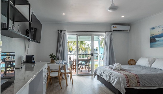 💎The Hamilton @ Dolphin Heads💎