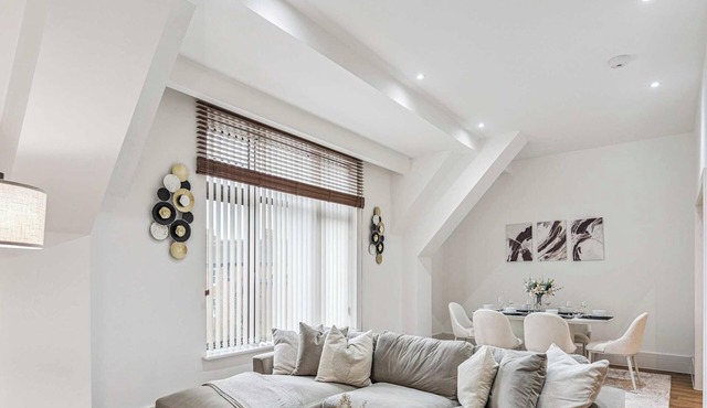 The Hamilton Suite - 2Bed Apartment with Parking