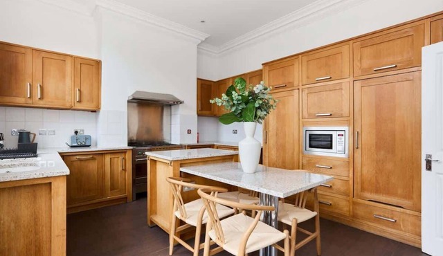 The Hampstead Getaway