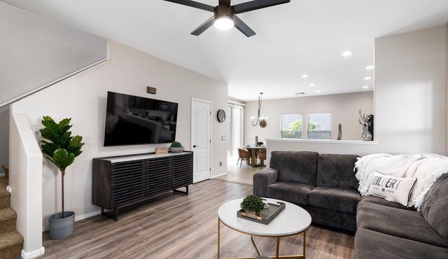 "THE HAMPTON" Gilbert I Designer Style + Comfort I 3bed/2.5bath