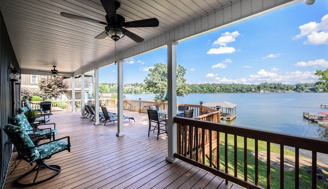 The Hangout @ Lake Hickory
