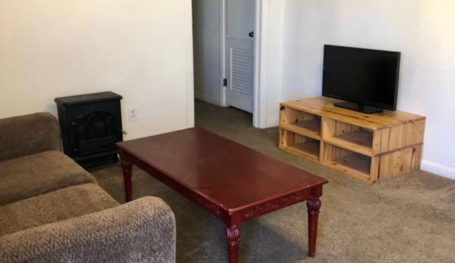 The Hangout on Harvey #1 nOne Bed One Bath Apartment