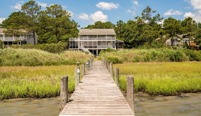 The Happy Crab - Waterfront on Chincoteague Island!