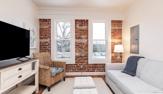 The Harbour - Short Stays on Market