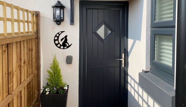 THE HARE, romantic, luxury holiday cottage in Worleston