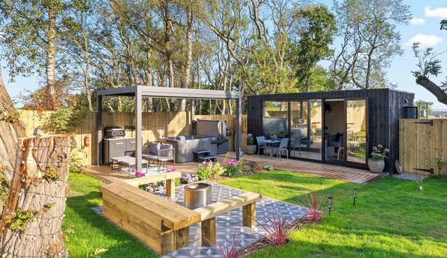 The Hares Form - UKC7132