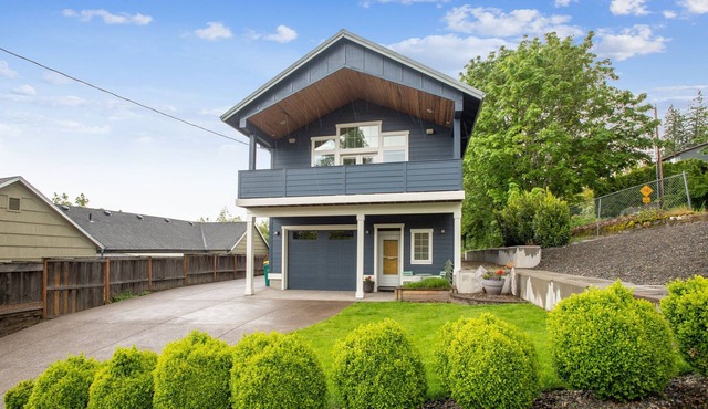 The Harlow House Gateway to the Gorge