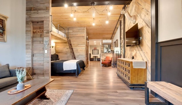 The Harris Inn – Unit 1 | Tomahawk WI | On the Trails |Sauna