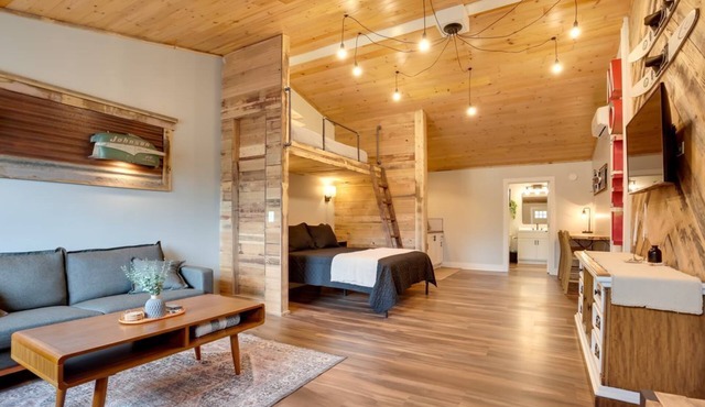 The Harris Inn – Unit 3 | Tomahawk WI | On the Trails