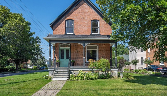 The Harrison House | Heritage Home-Steps to Picton