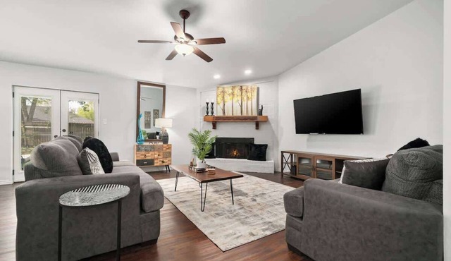 The Haven-Cute 3BR in Town