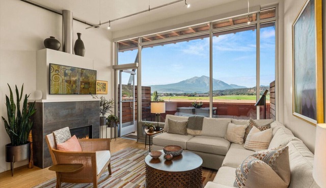 The Haven Loft – Luxe modern townhouse