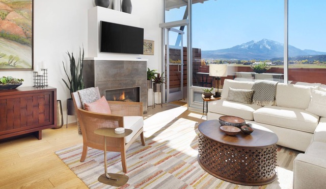The Haven | Stunning Views, Fireplace, A/C