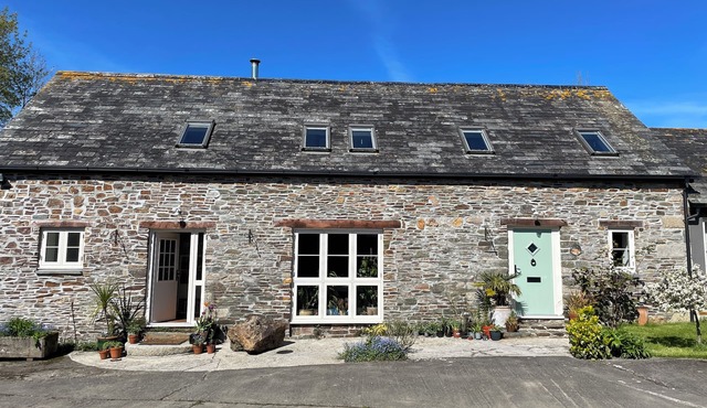 The Hay Loft 5 Bedroom Farmhouse near Bude & Crakington Haven Surf Beaches