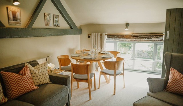 The Hay Loft - tranquil first floor living