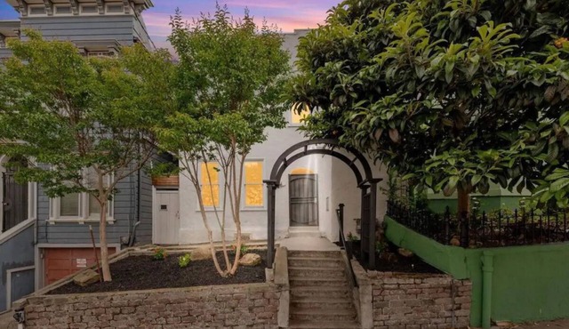 The Hayes Valley Home by Restaurants Bars Shopping