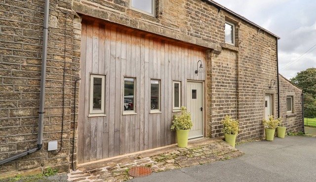 THE HAYLOFT, romantic in Holme, Yorkshire
