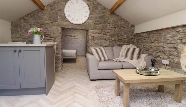 THE HAYLOFT, with a garden in Llysfaen