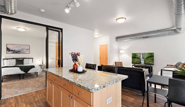The Hazel | Free parking, Gym, Fast WIFI, Central