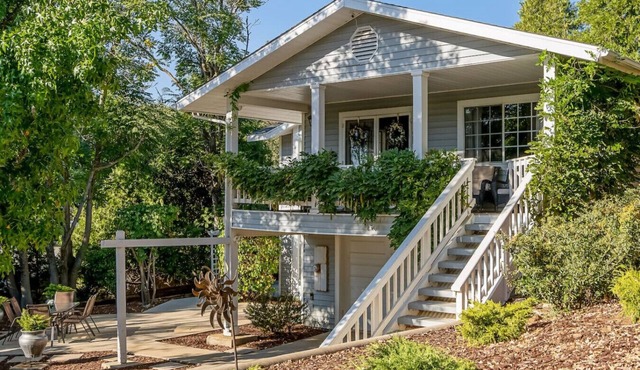 The Heart of Julian – Walk to Town, Sleeps 10, Private Retreat