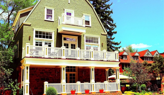 The Heart of Manitou Springs. Award-winning. Luxurious. Romantic. 2nd Floor East