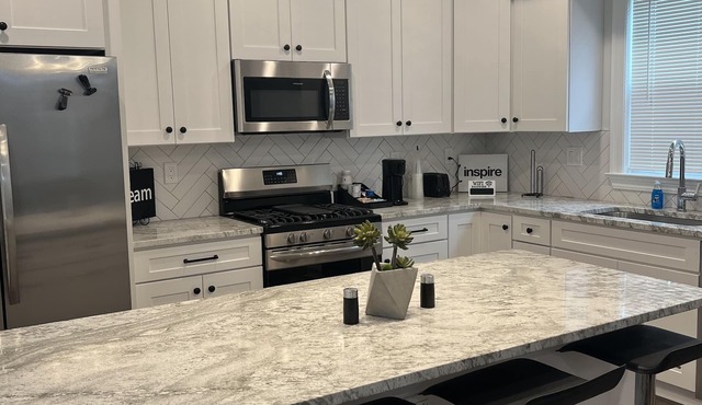 The Heart Of NOLA! Luxurious 2 Bedroom 2 Bath