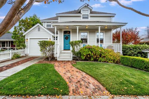 The Heart of Sonoma Plaza, Stylish 1877 Victorian
