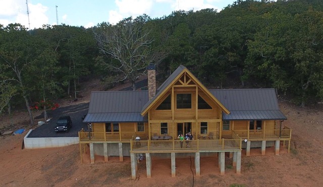 The Heights Cabin, solid wood log cabin with awesome views