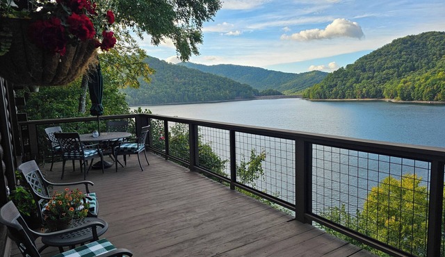 The Hemlock Haven at Nantahala Lake