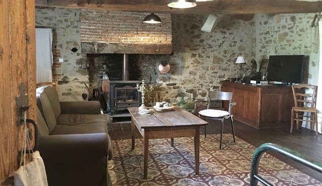 The Hemp House, charm and Nature....