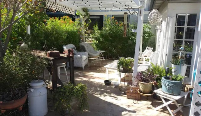 The Hen House: Enchanted Casita Near Downtown Phoenix