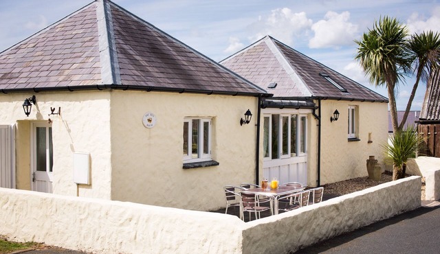 The Hen House, Portclew Cottages