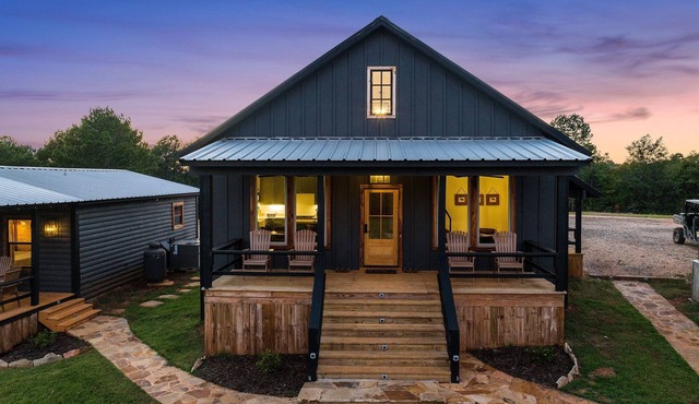 The Hendo - Cabin #3 - Ultimate Getaway
