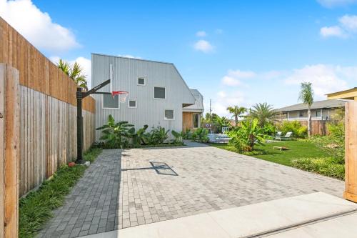 The Herald 12BR Private Villa