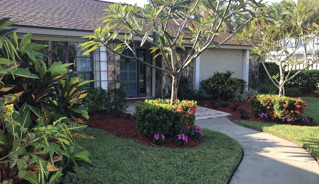 The Heron Hideaway - A private enclave in a gated community