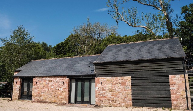 THE HERONRY, pet friendly, luxury holiday cottage in Longtown