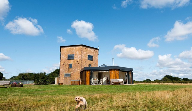 The Hexagon - Wow. What a Location! With views to the Sea and Bird Sanctuaries. Totally remote