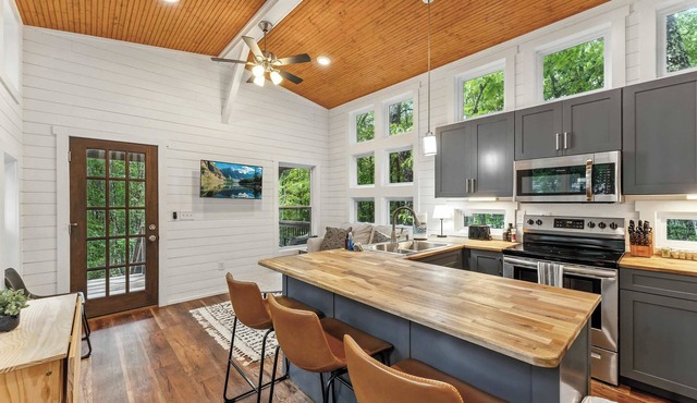 The Hickory Tiny Home in Menlo!