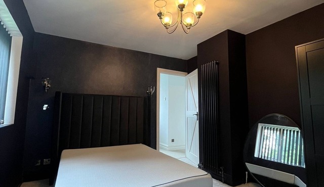 The Hidden Cottage Near Manchester Airport