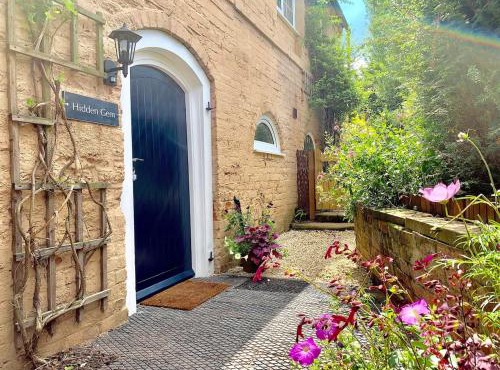 The Hidden Gem - Self Check-In, Self-Catering Apartment for East Midlands Airport