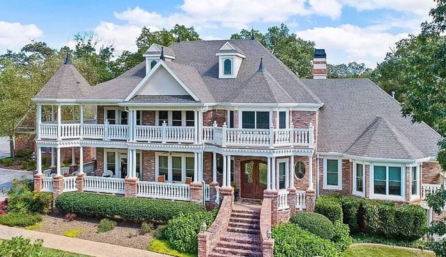 The Hidden Grove Pool Estate