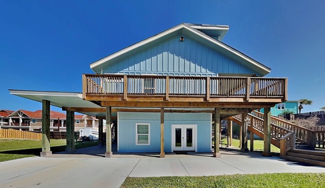 The Hidden Porpoise | In-town activities nearby