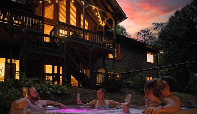 The Hidden Still~Blue Ridge Speakeasy Lakehouse~SLEEPS 22