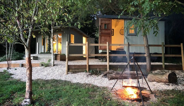 The Hide With Private Wood Fired Hot Tub. A truly romantic getaway on a Vineyard