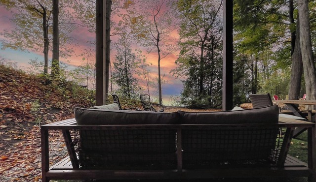 the Hideaway - 2 King Beds, Cedar Barrel Sauna