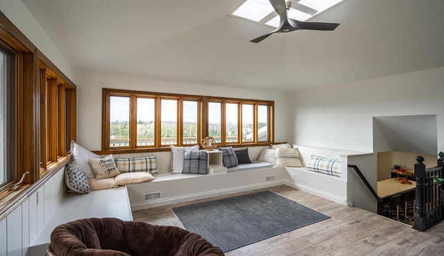 The Hideaway - 35 Acres with Hot Tub, Fire Pit, & BBQ