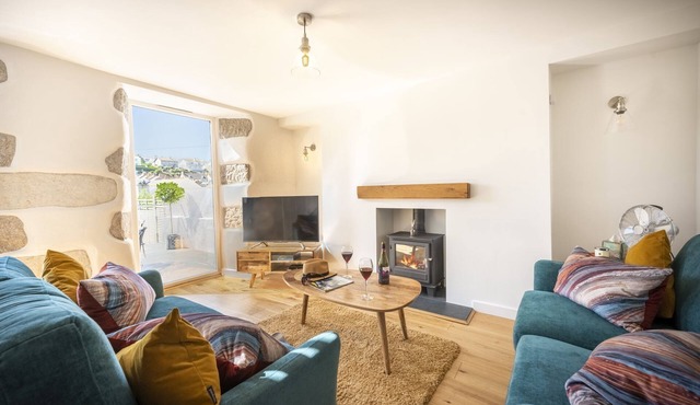 The Hideaway - a house that sleeps 4 guests in 2 bedrooms