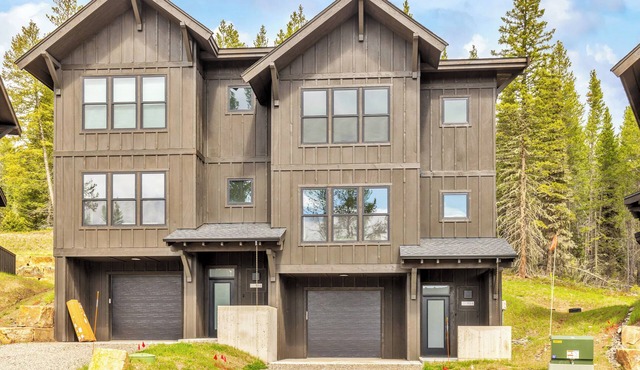 The Hideaway at Bridger with direct access to Cross Cut