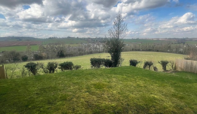 The Hideaway at Symonds Yet with Hot Tub